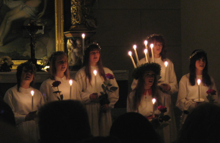 Luciakröning i Ekenäs kyrka