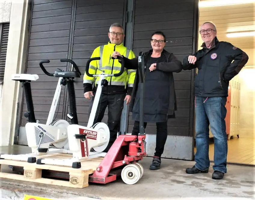 Lions Club Ekenäs donerar två konditionscyklar till TamFix