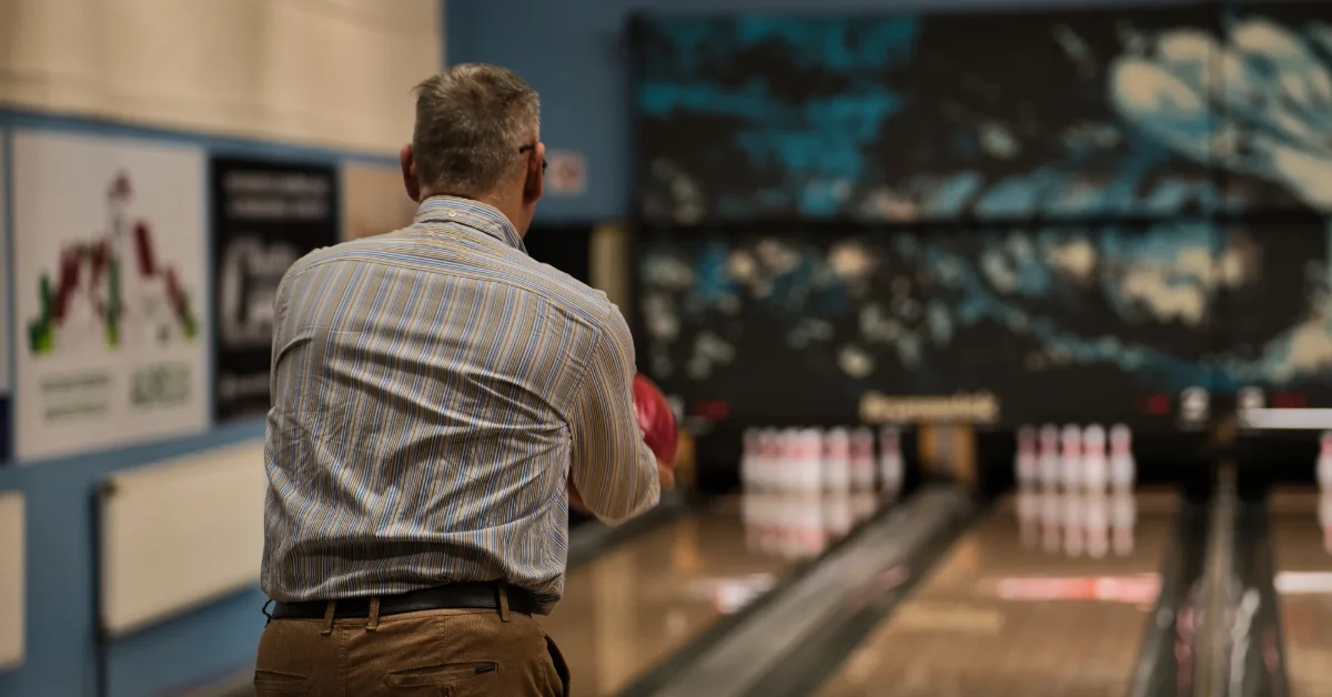 Lions Club Ekenäs och Ingå tävlade on mästarskap i den traditionella bowlingkampen 11.3.2026 (foto: Henry Andersson)